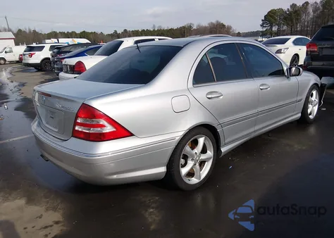 2005 Mercedes-Benz C 230 Kompressor Sport z USA, uszkodzony, nr VIN WDBRF40J35F665323
